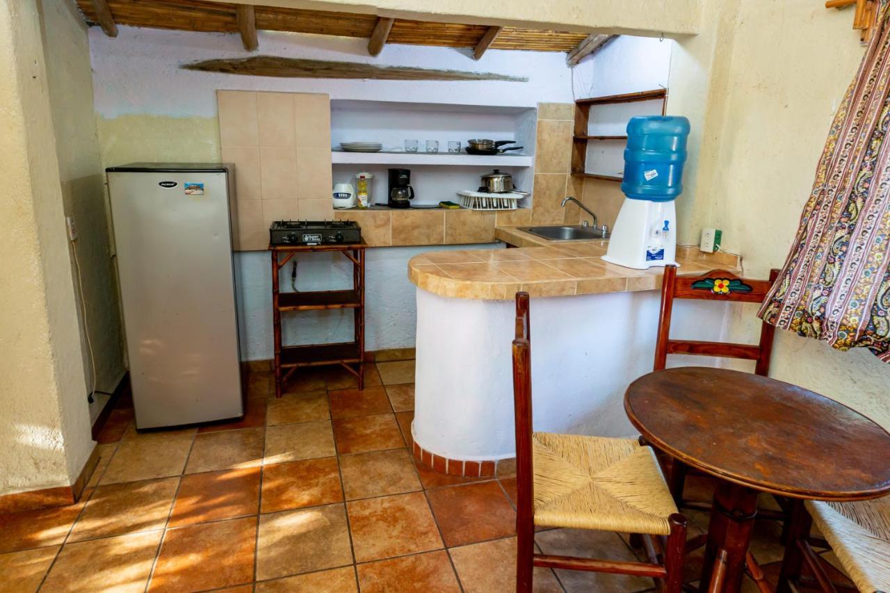 Casa Mexica Bungalows Zihuatanejo Eksteriør billede