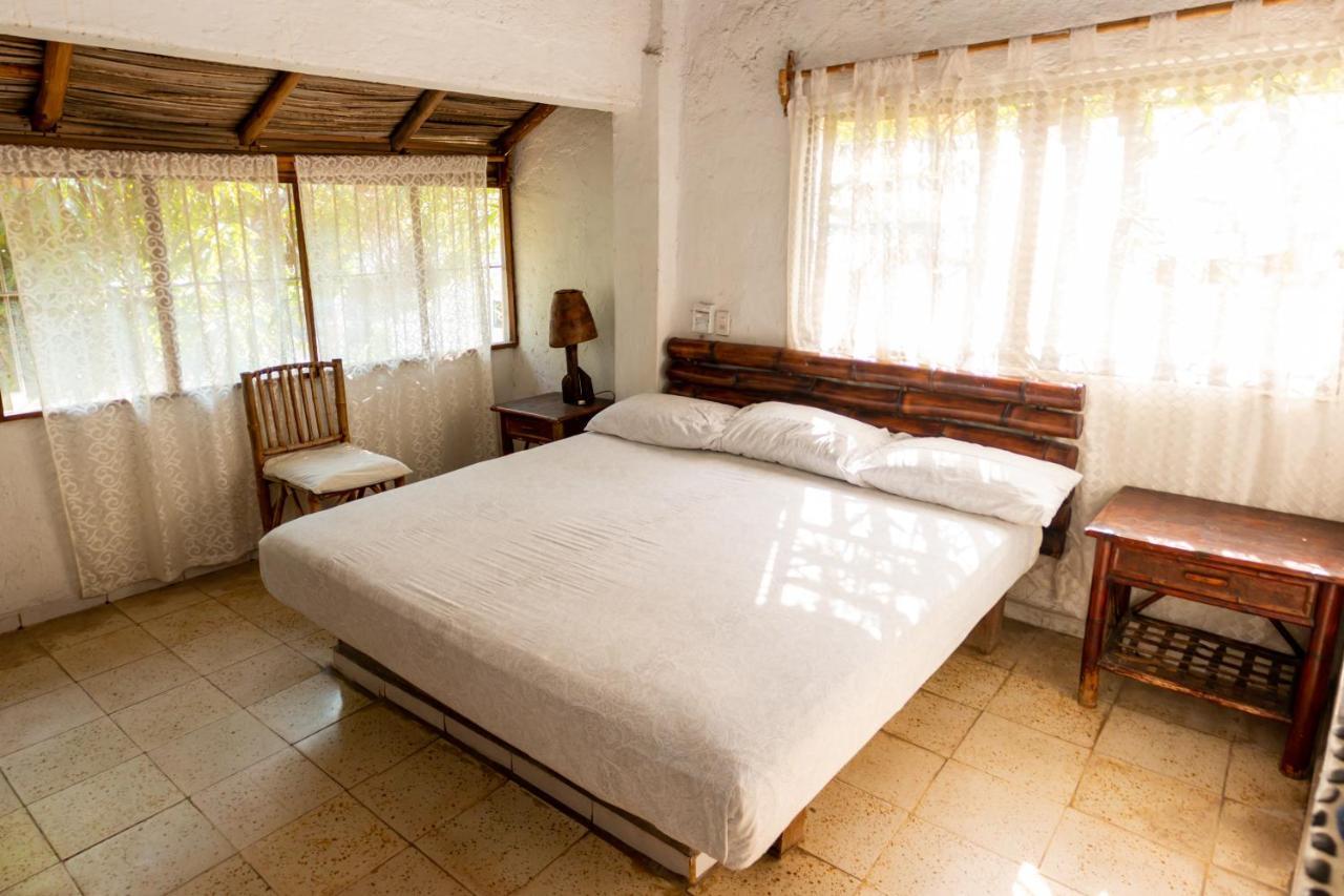 Casa Mexica Bungalows Zihuatanejo Eksteriør billede