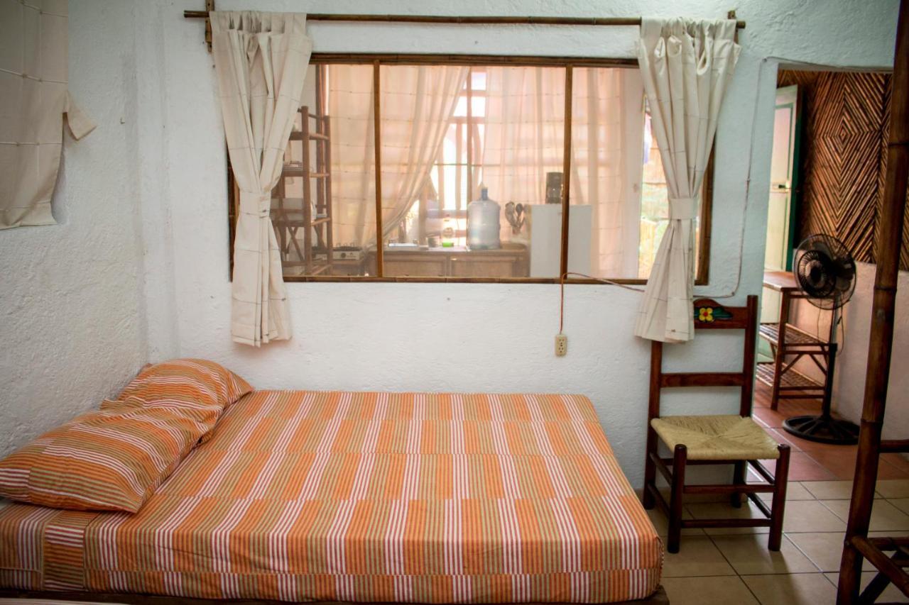 Casa Mexica Bungalows Zihuatanejo Eksteriør billede